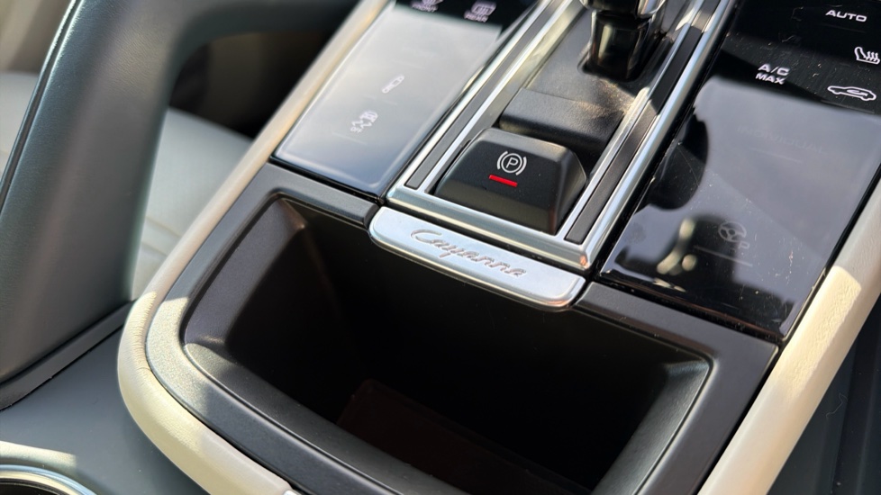Porsche Cayenne Platinum Edition 5dr Tiptronic S Petrol Estate - Image 51