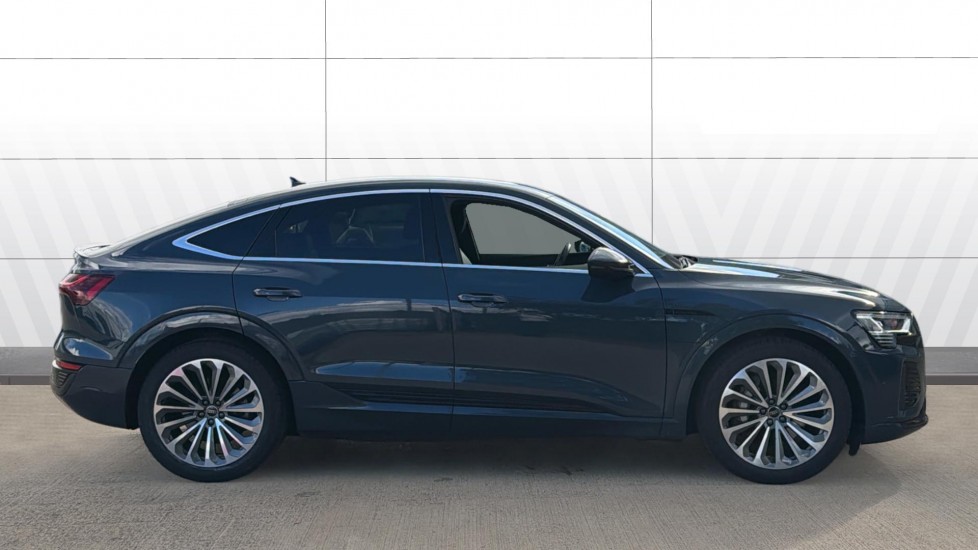 Audi Q8 250kW 50 Quattro 95kWh S Line 5dr Auto Electric Estate - Image 3