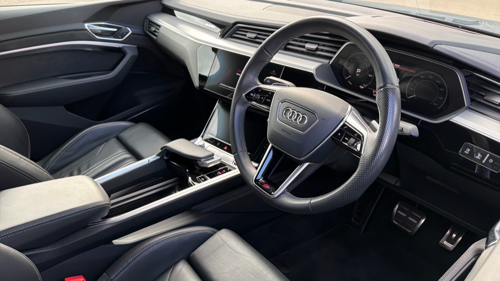 Audi Q8 250kW 50 Quattro 95kWh S Line 5dr Auto Electric Estate - Image 6