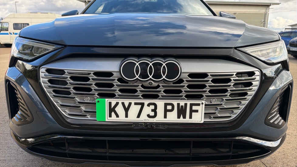 Audi Q8 250kW 50 Quattro 95kWh S Line 5dr Auto Electric Estate - Image 25