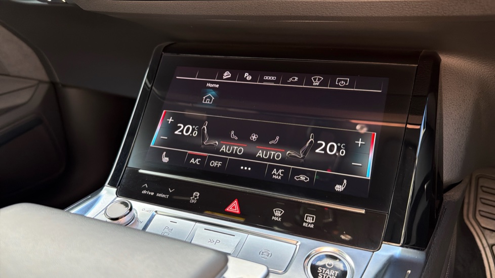 Audi Q8 250kW 50 Quattro 95kWh S Line 5dr Auto Electric Estate - Image 48