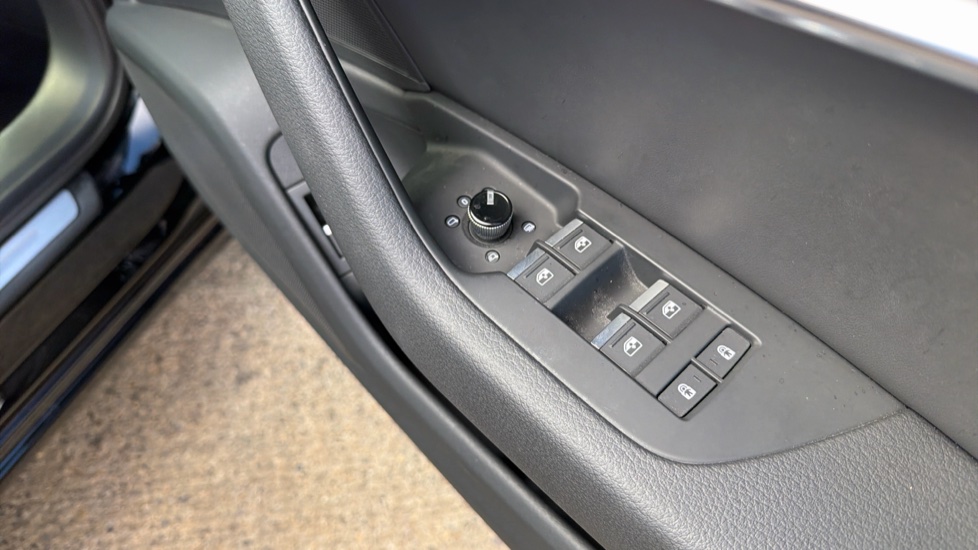 Audi A6 40 TFSI S Line 4dr S Tronic [Tech Pack] Petrol Saloon - Image 34