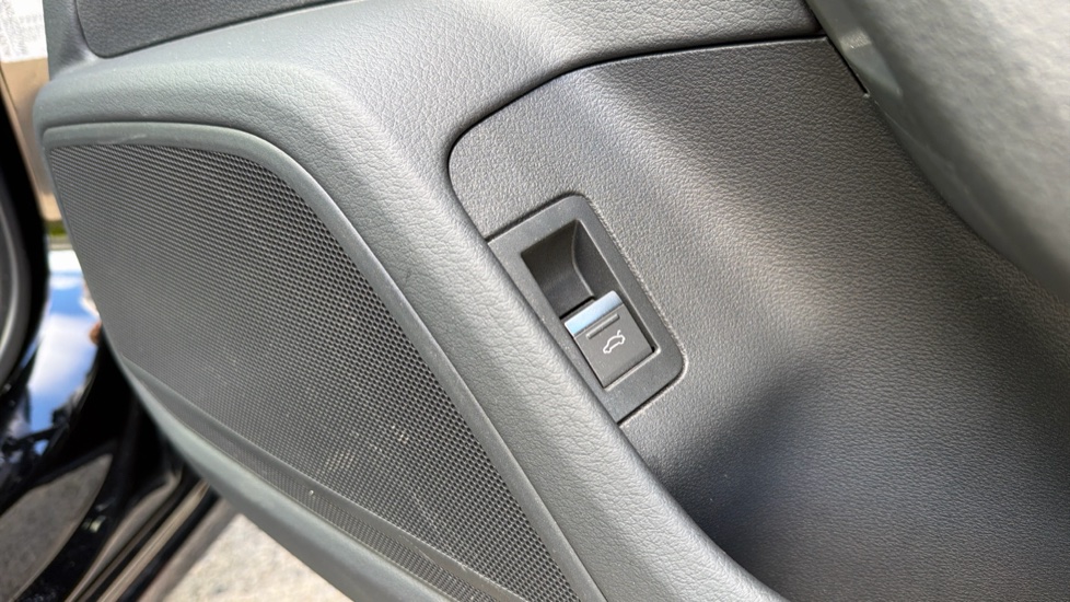 Audi A6 40 TFSI S Line 4dr S Tronic [Tech Pack] Petrol Saloon - Image 37