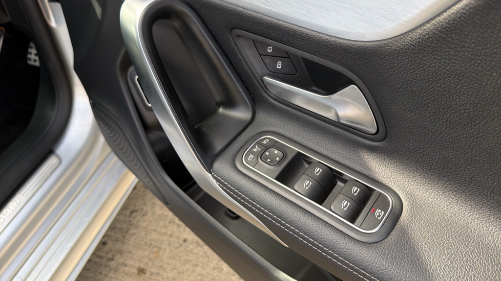 Mercedes-Benz CLA 220d AMG Line 4dr Tip Auto Diesel Saloon - Image 32