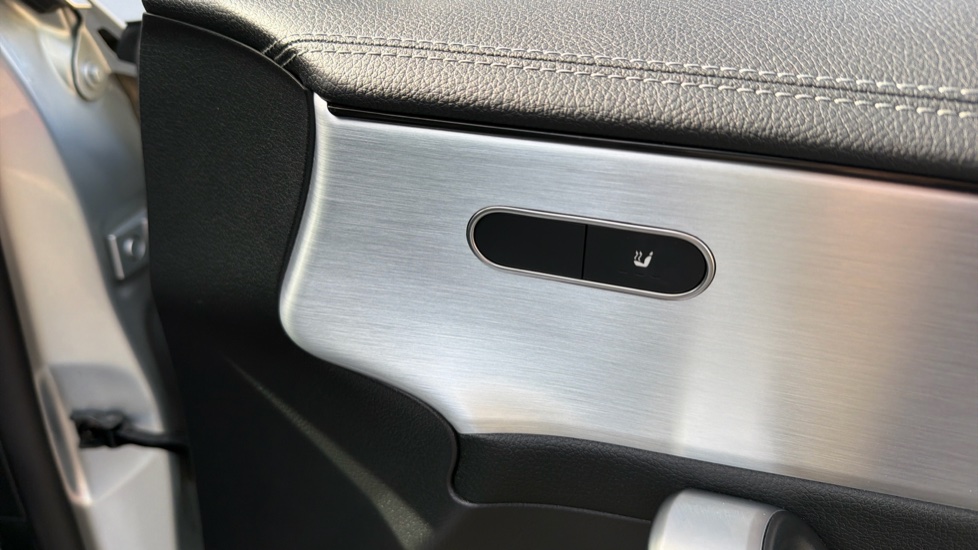 Mercedes-Benz CLA 220d AMG Line 4dr Tip Auto Diesel Saloon - Image 33