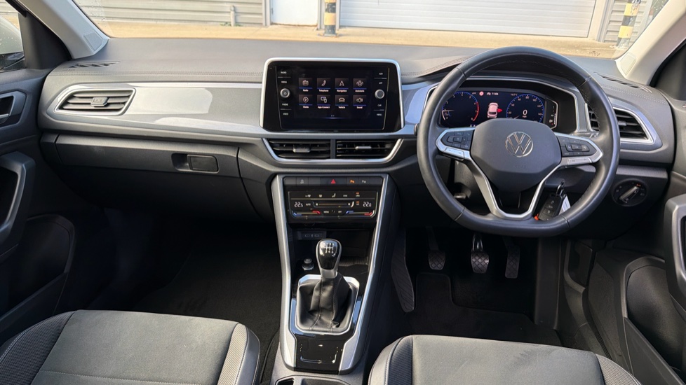 Volkswagen T-Roc 1.5 TSI Style 5dr Petrol Hatchback - Image 4