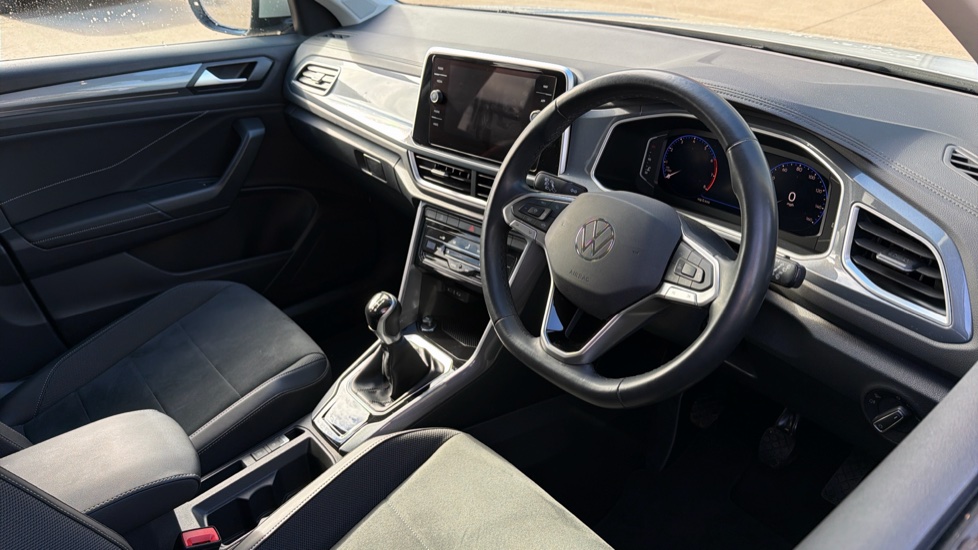 Volkswagen T-Roc 1.5 TSI Style 5dr Petrol Hatchback - Image 6