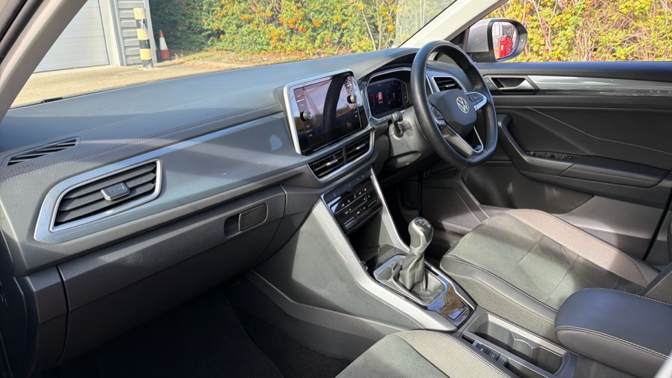 Volkswagen T-Roc 1.5 TSI Style 5dr Petrol Hatchback - Image 7
