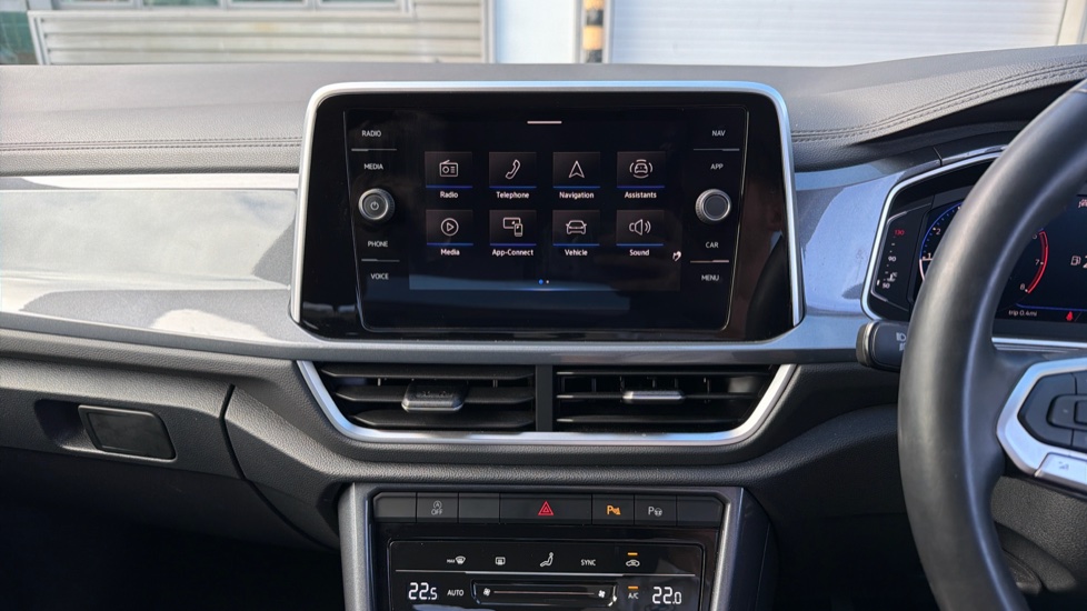 Volkswagen T-Roc 1.5 TSI Style 5dr Petrol Hatchback - Image 8