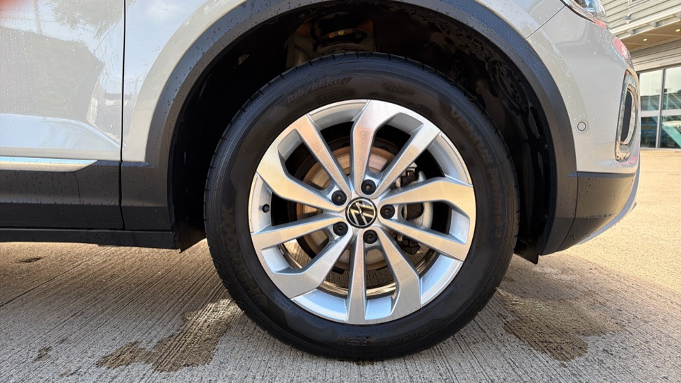Volkswagen T-Roc 1.5 TSI Style 5dr Petrol Hatchback - Image 14