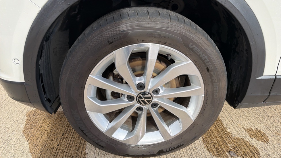 Volkswagen T-Roc 1.5 TSI Style 5dr Petrol Hatchback - Image 26