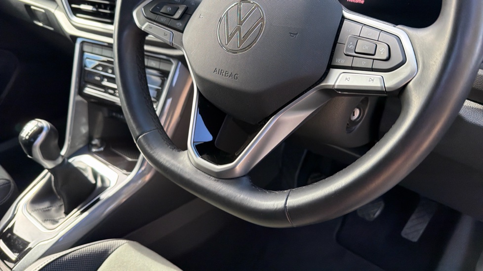 Volkswagen T-Roc 1.5 TSI Style 5dr Petrol Hatchback - Image 35