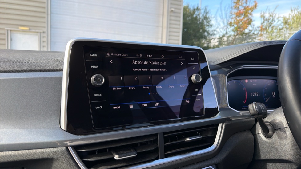 Volkswagen T-Roc 1.5 TSI Style 5dr Petrol Hatchback - Image 38