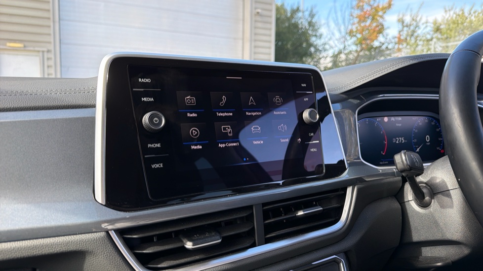 Volkswagen T-Roc 1.5 TSI Style 5dr Petrol Hatchback - Image 39