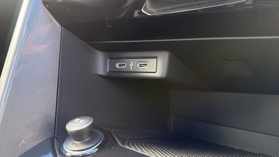 Volkswagen T-Roc 1.5 TSI Style 5dr Petrol Hatchback - Image 46