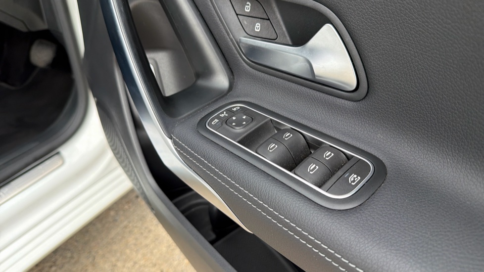 Mercedes-Benz A-Class A180 Sport Executive 4dr Auto Petrol Saloon - Image 34