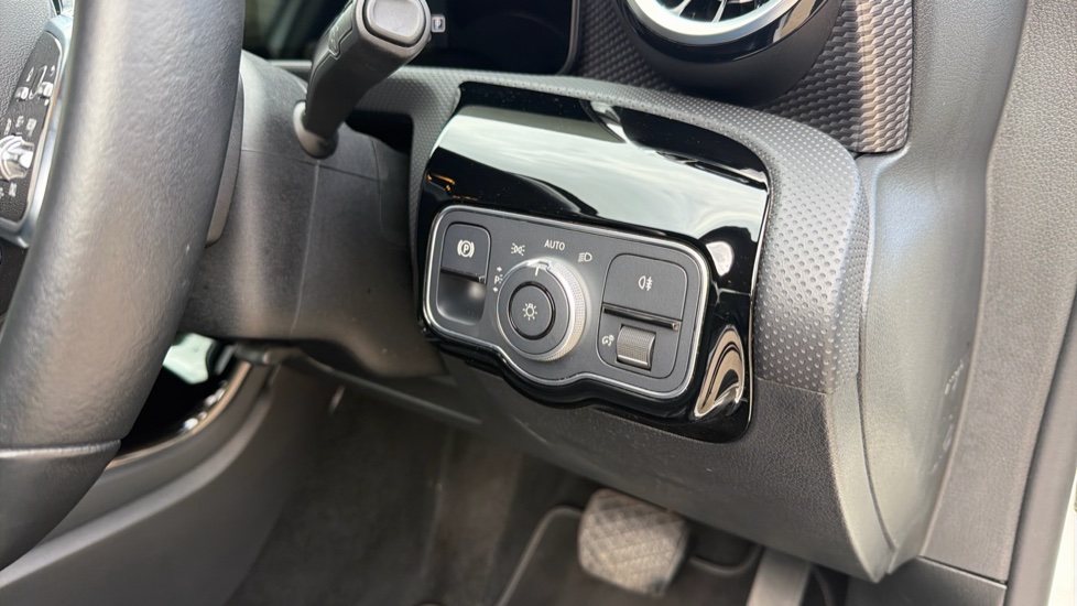 Mercedes-Benz A-Class A180 Sport Executive 4dr Auto Petrol Saloon - Image 37