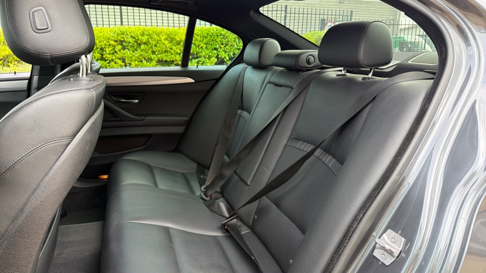 BMW 5 Series 530d M Sport 4dr Step Auto Diesel Saloon - Image 16