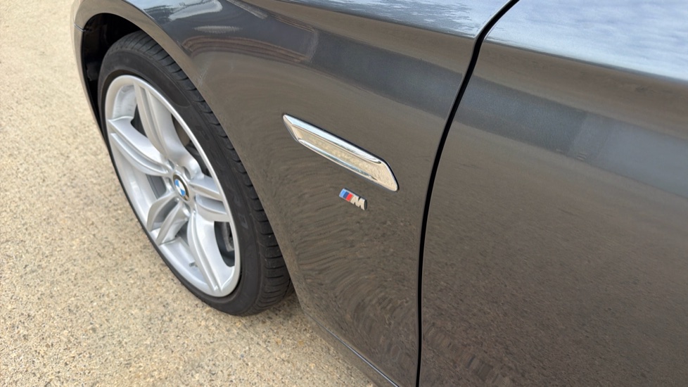 BMW 5 Series 530d M Sport 4dr Step Auto Diesel Saloon - Image 30