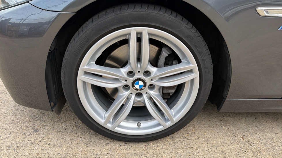 BMW 5 Series 530d M Sport 4dr Step Auto Diesel Saloon - Image 31