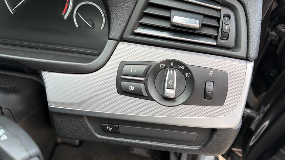 BMW 5 Series 530d M Sport 4dr Step Auto Diesel Saloon - Image 37