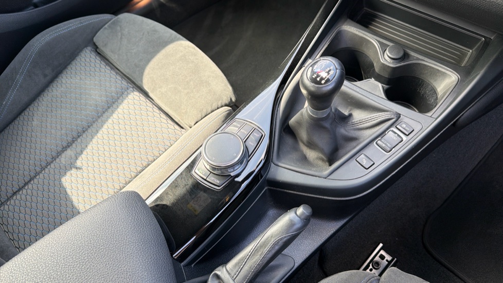 BMW 2 Series 220i M Sport 2dr [Nav] Petrol Coupe - Image 41