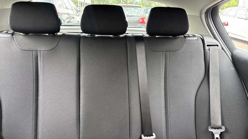 BMW 1 Series 118i [1.5] Sport 5dr [Nav/Servotronic] Petrol Hatchback - Image 15