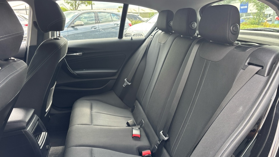 BMW 1 Series 118i [1.5] Sport 5dr [Nav/Servotronic] Petrol Hatchback - Image 16