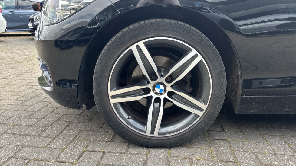 BMW 1 Series 118i [1.5] Sport 5dr [Nav/Servotronic] Petrol Hatchback - Image 23