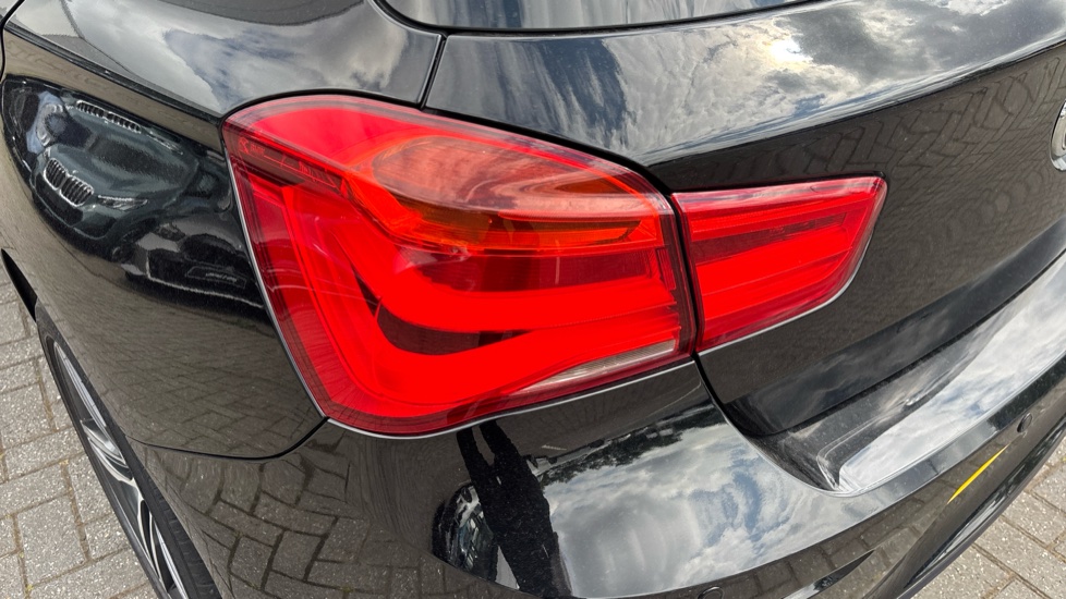 BMW 1 Series 118i [1.5] Sport 5dr [Nav/Servotronic] Petrol Hatchback - Image 25
