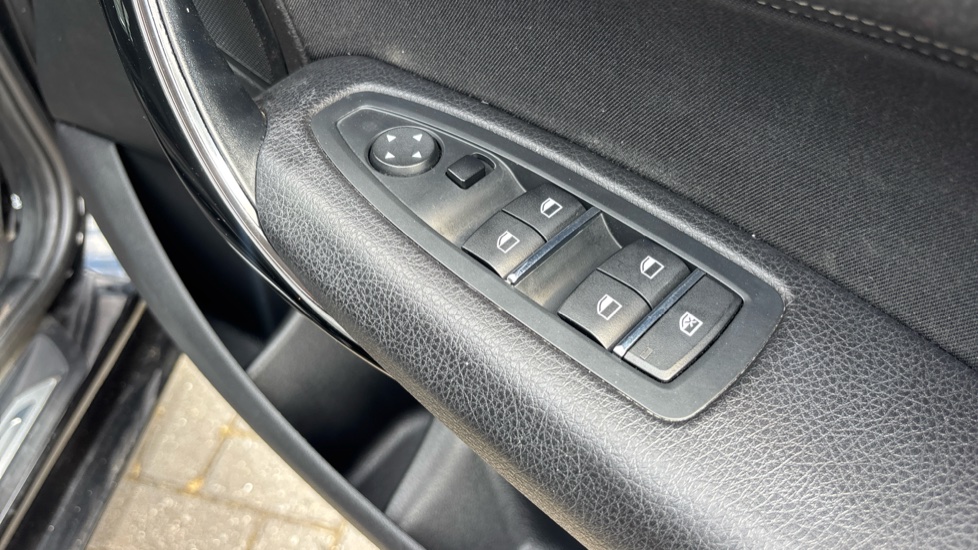 BMW 1 Series 118i [1.5] Sport 5dr [Nav/Servotronic] Petrol Hatchback - Image 30