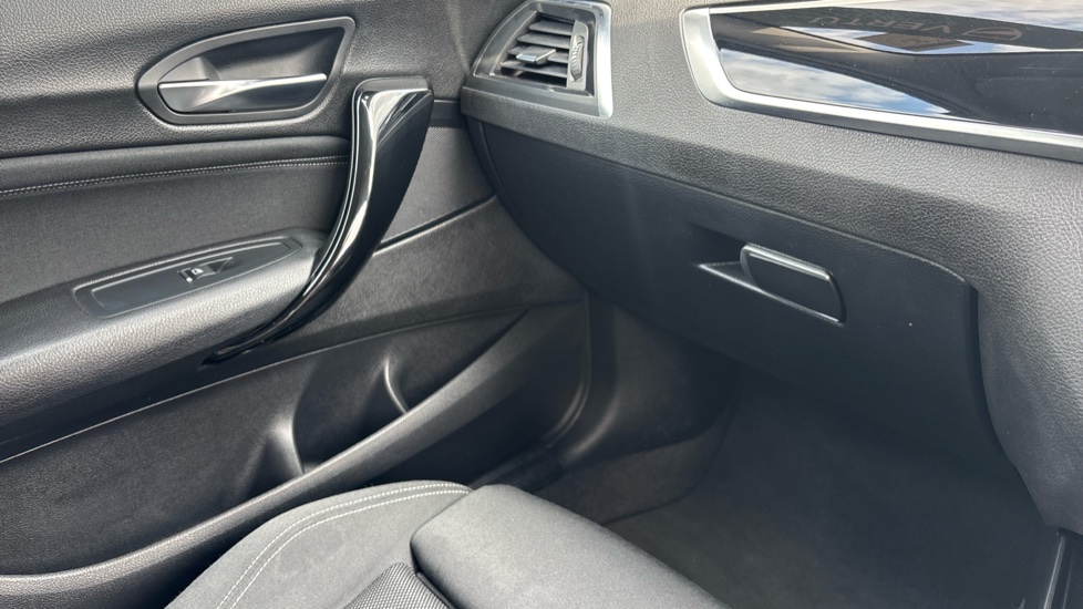 BMW 1 Series 118i [1.5] Sport 5dr [Nav/Servotronic] Petrol Hatchback - Image 43