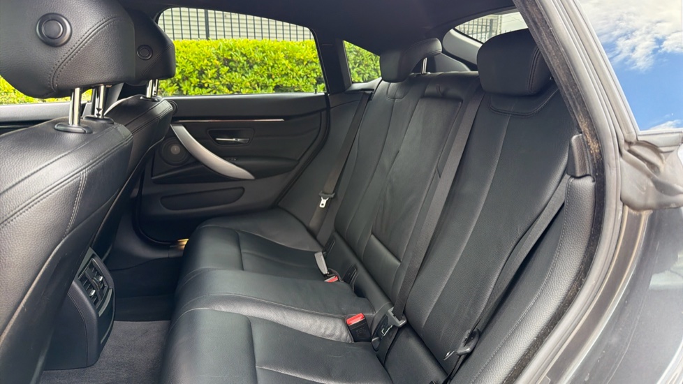 BMW 4 Series 435d xDrive M Sport 5dr Auto [Professional Media] Diesel Hatchback - Image 16
