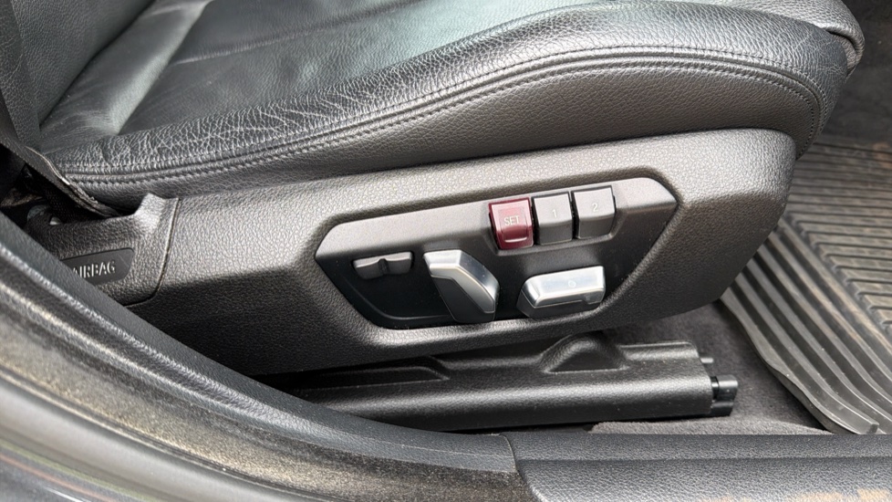 BMW 4 Series 435d xDrive M Sport 5dr Auto [Professional Media] Diesel Hatchback - Image 35