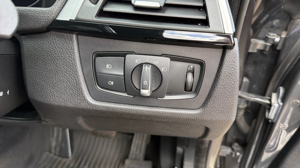 BMW 4 Series 435d xDrive M Sport 5dr Auto [Professional Media] Diesel Hatchback - Image 39
