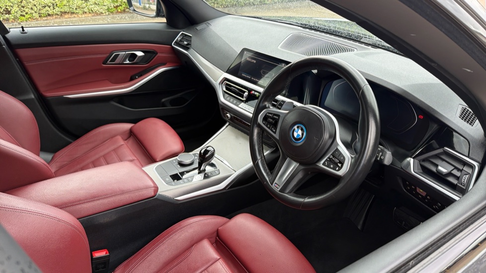 BMW 3 Series 330e xDrive M Sport 5dr Step Auto Estate - Image 6