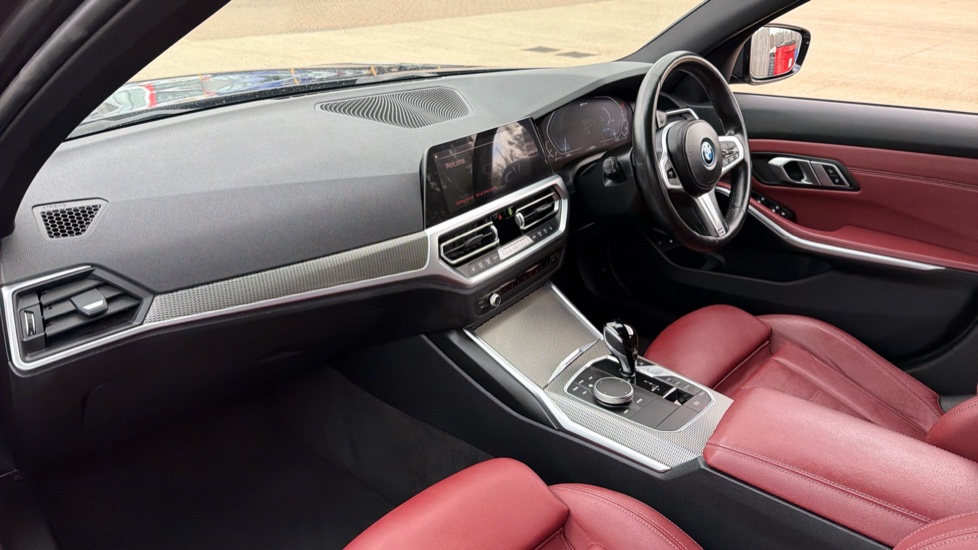 BMW 3 Series 330e xDrive M Sport 5dr Step Auto Estate - Image 7