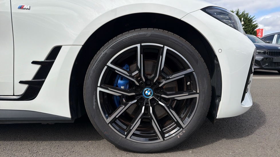 BMW i4 250kW eDrive40 M Sport 83.9kWh 5dr Auto Electric Hatchback - Image 14