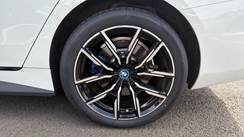 BMW i4 250kW eDrive40 M Sport 83.9kWh 5dr Auto Electric Hatchback - Image 30