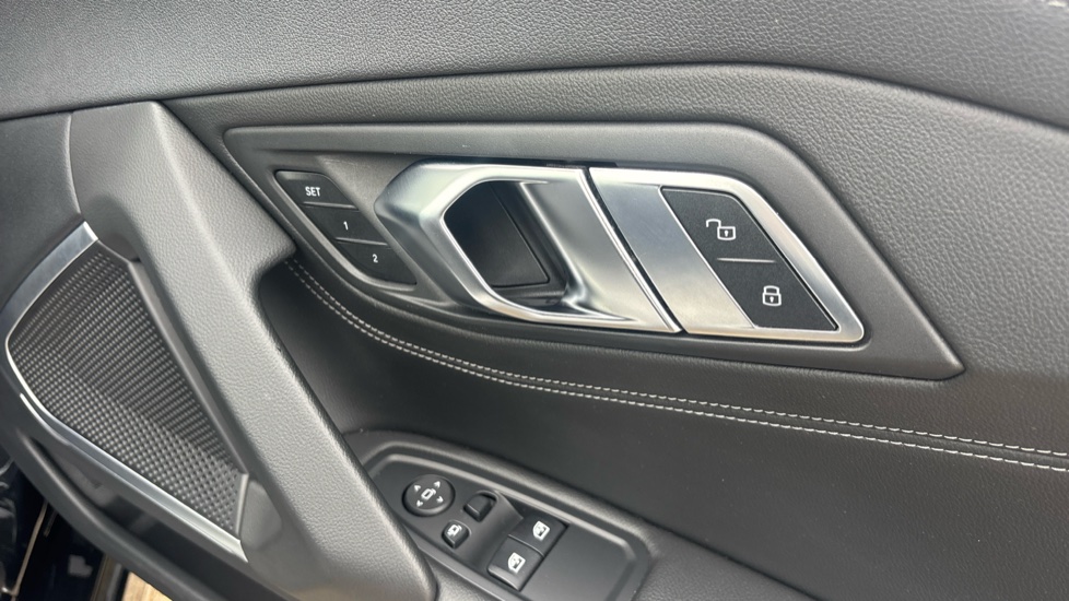 BMW Z4 sDrive M40i 2dr Auto Petrol Roadster - Image 38