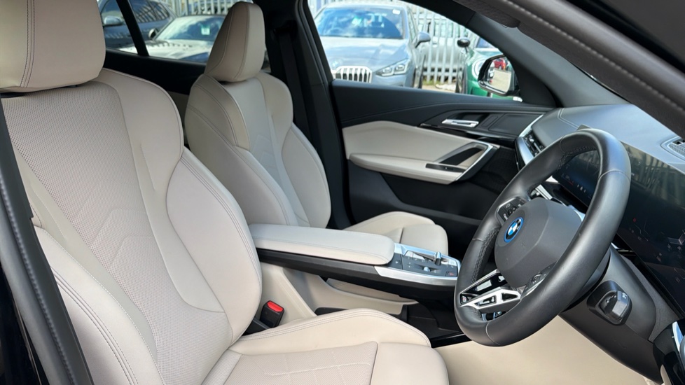 BMW iX2 230kW xDrive30 M Sport 65kWh 5dr Auto [Tech+] Electric Hatchback - Image 11