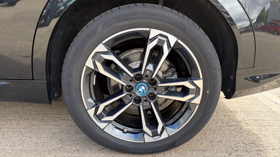 BMW iX2 230kW xDrive30 M Sport 65kWh 5dr Auto [Tech+] Electric Hatchback - Image 29