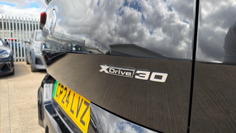 BMW iX2 230kW xDrive30 M Sport 65kWh 5dr Auto [Tech+] Electric Hatchback - Image 32