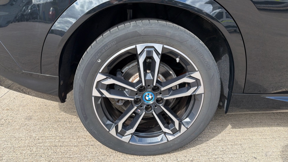 BMW iX2 230kW xDrive30 M Sport 65kWh 5dr Auto [Tech+] Electric Hatchback - Image 33