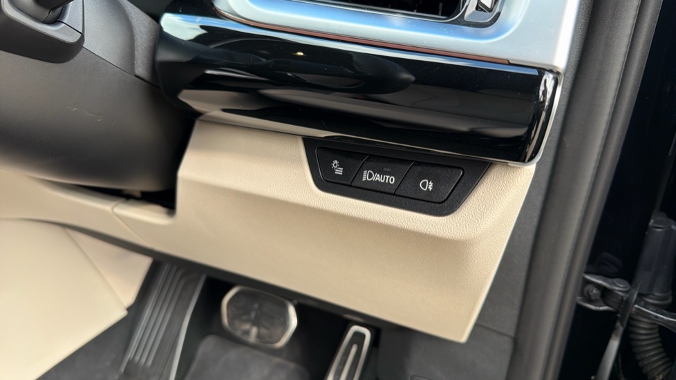 BMW iX2 230kW xDrive30 M Sport 65kWh 5dr Auto [Tech+] Electric Hatchback - Image 37