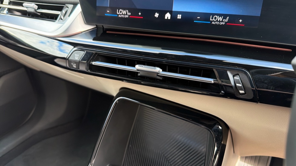 BMW iX2 230kW xDrive30 M Sport 65kWh 5dr Auto [Tech+] Electric Hatchback - Image 49