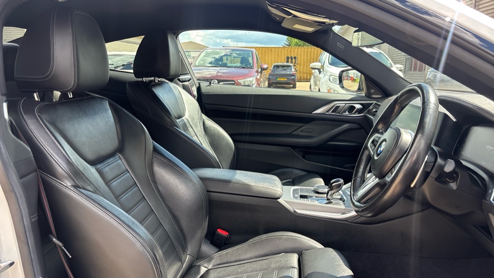 BMW 4 Series M440d xDrive MHT 2dr Step Auto Diesel Coupe - Image 11