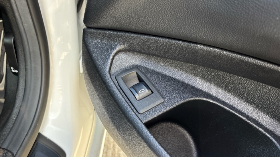BMW 4 Series M440d xDrive MHT 2dr Step Auto Diesel Coupe - Image 37