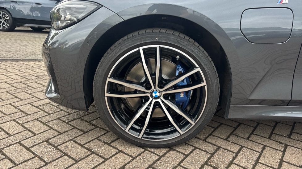 BMW 3 Series 330e xDrive M Sport 4dr Step Auto Saloon - Image 31