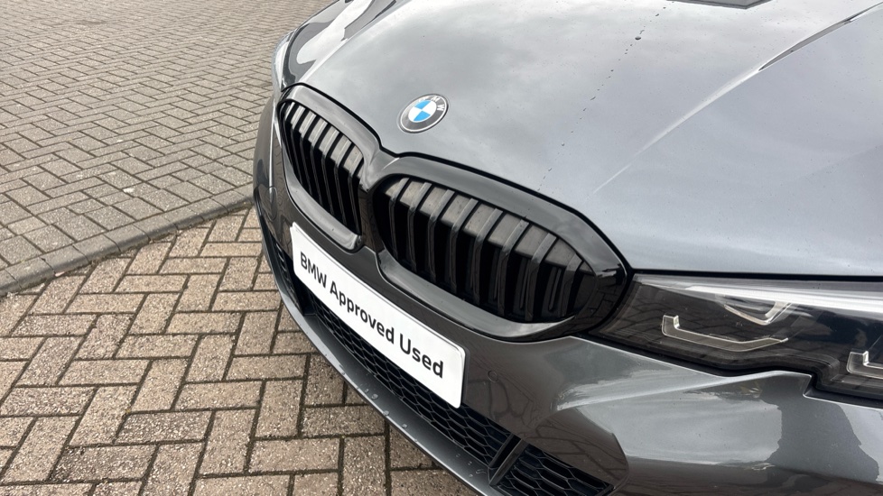 BMW 3 Series 330e xDrive M Sport 4dr Step Auto Saloon - Image 33